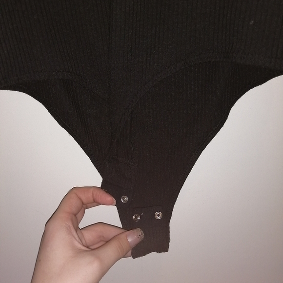 Cowl neck bodysuit - Picture 3 of 8